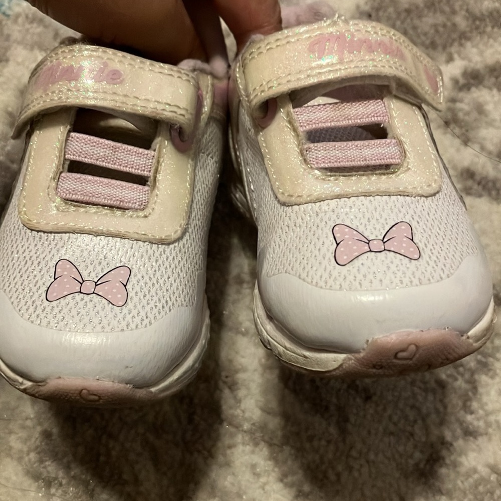 🌸  3/$15 Disney Minnie Mouse shoes - Picture 3 of 9